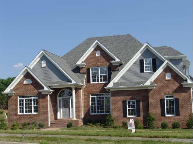 view of front of house with a front yard