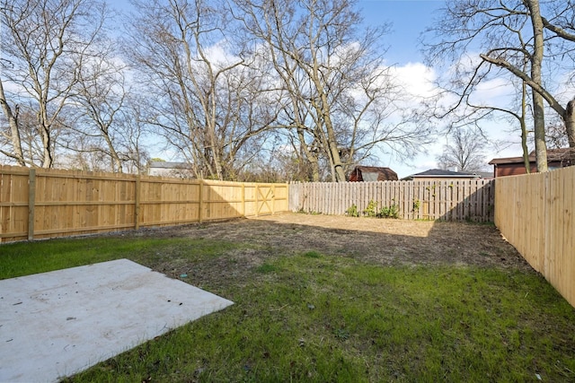 view of yard with a patio