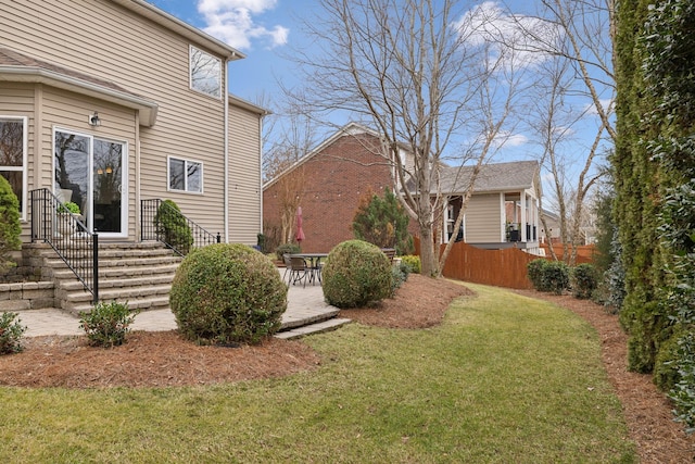 view of yard featuring a patio area