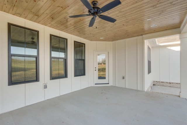 view of patio with ceiling fan