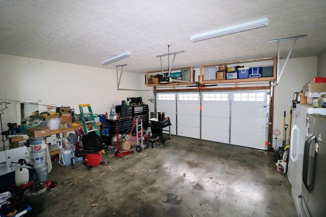 garage with washer / dryer