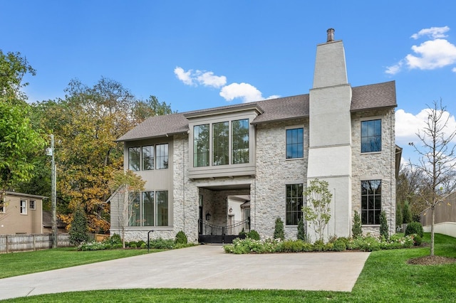 view of front of house with a front yard