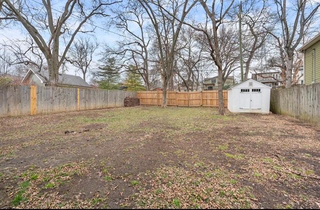 view of yard with a storage shed