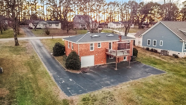 view of aerial view at dusk