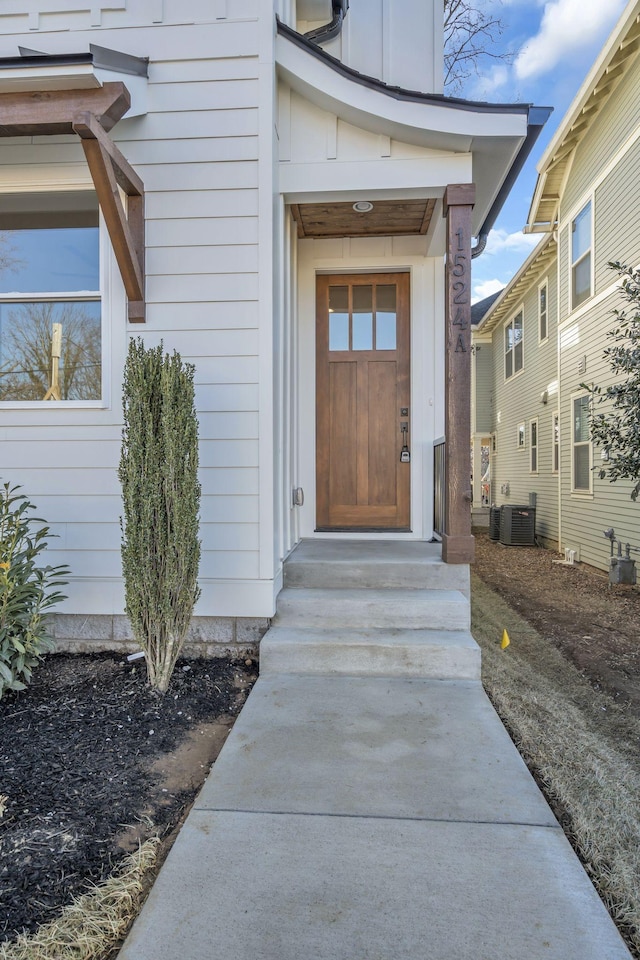 entrance to property with cooling unit