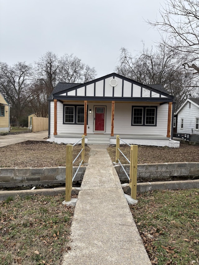 view of front facade featuring covered porch