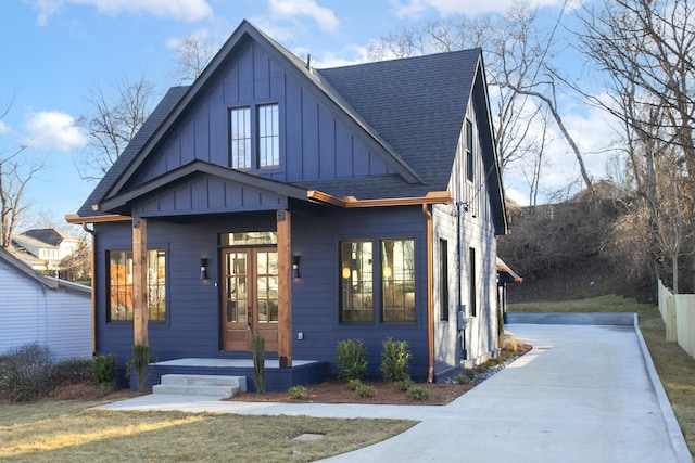 view of front of property featuring covered porch