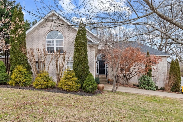 view of front of house featuring a front yard