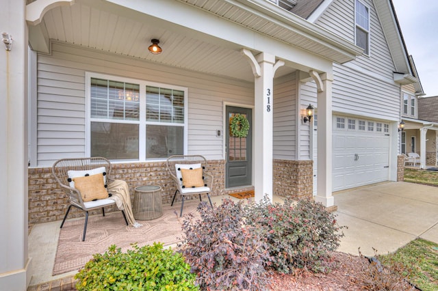 property entrance featuring a porch