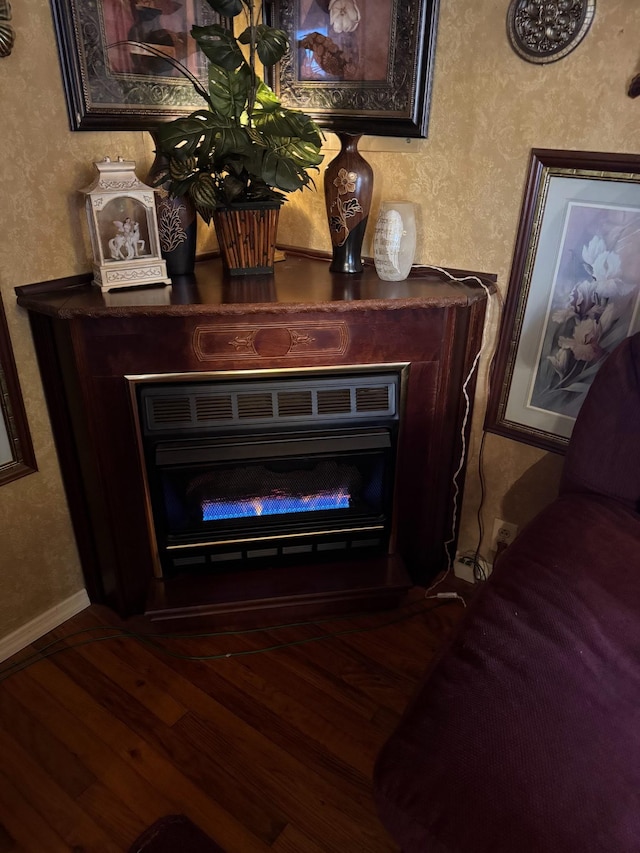 details featuring hardwood / wood-style flooring