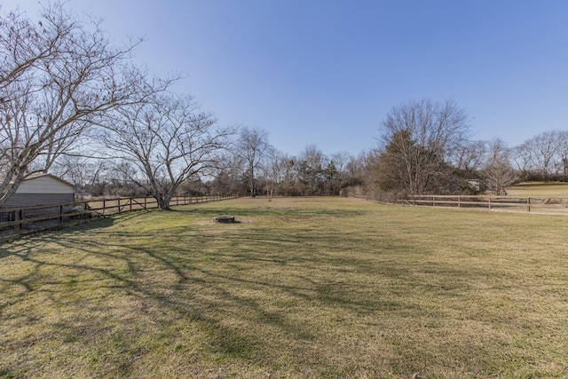 view of yard featuring a rural view