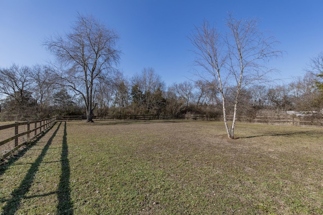 view of yard featuring a rural view