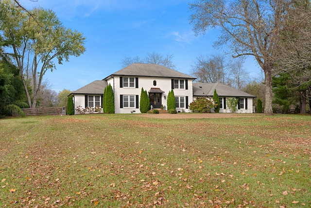 view of front of house with a front lawn