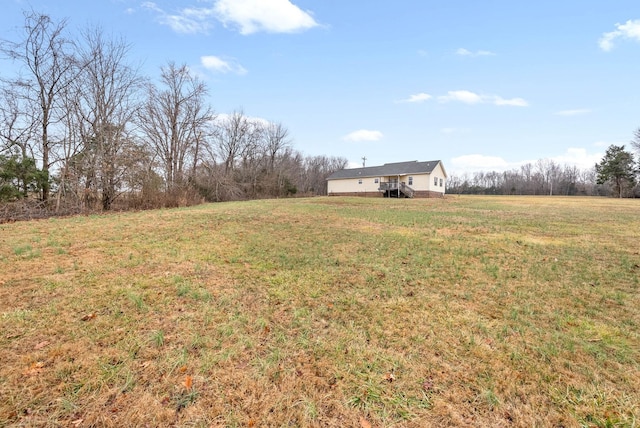 view of yard featuring a rural view