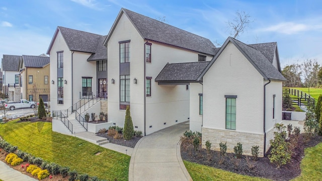 view of front of property with a front lawn