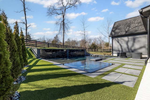 view of yard featuring a patio