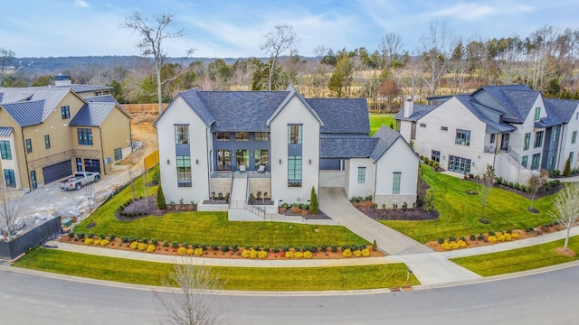 view of front of property with a front yard