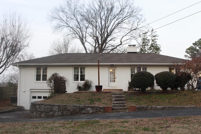 view of front facade with a garage