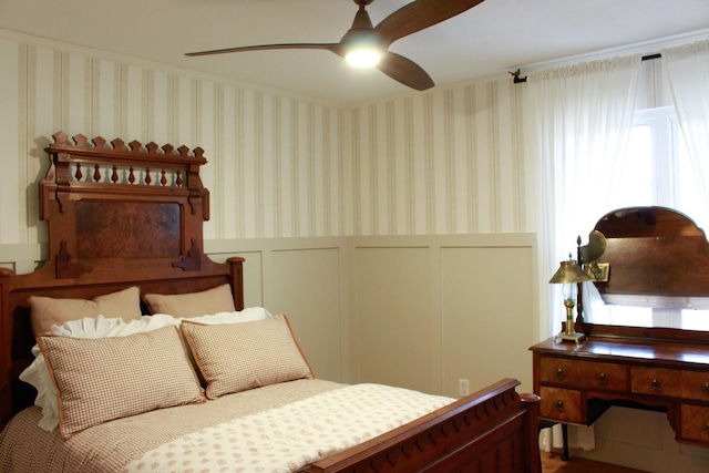 bedroom with ceiling fan