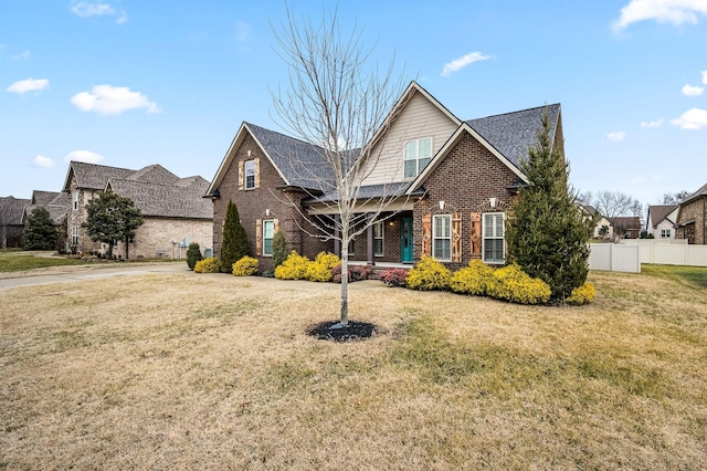 front of property featuring a front lawn