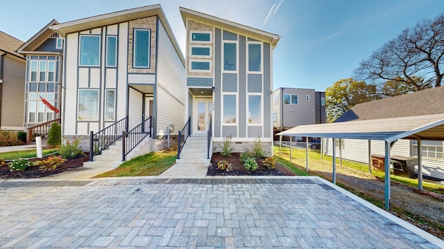 view of front facade featuring a carport