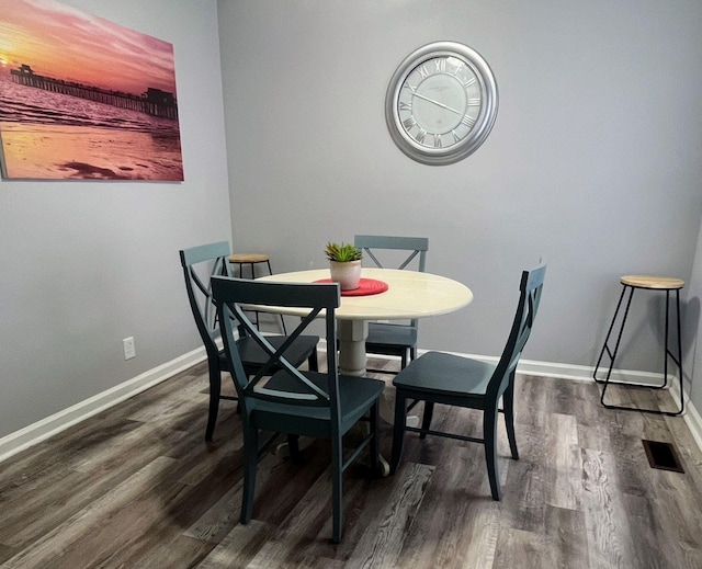 1003 Tyler Dr, Murfreesboro, TN 37130 - dining room with dark wood-style floors