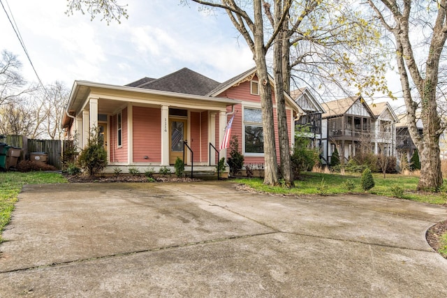 view of front of property