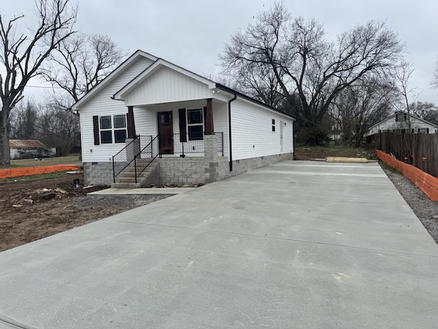 view of front of property featuring a porch