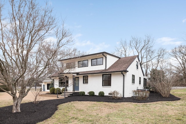 view of front of house featuring a front yard