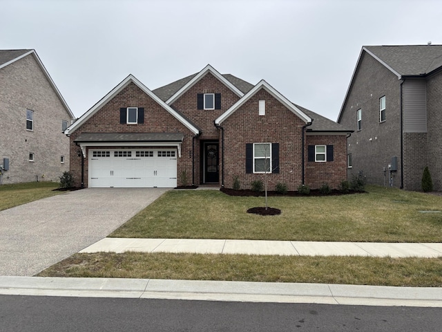 view of front of house featuring a front lawn