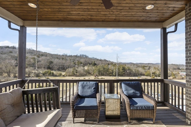 deck with ceiling fan