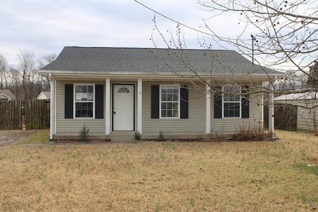 view of front of home featuring a front yard