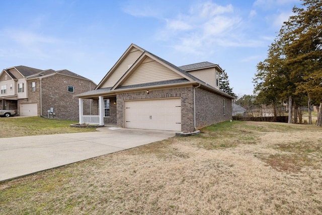 view of front of house with a front lawn