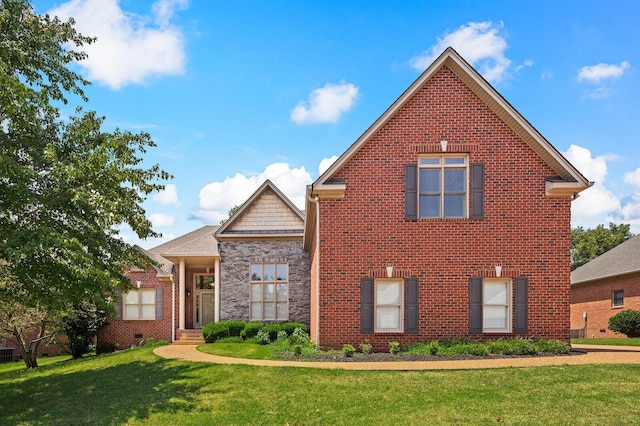 front of property featuring a front lawn