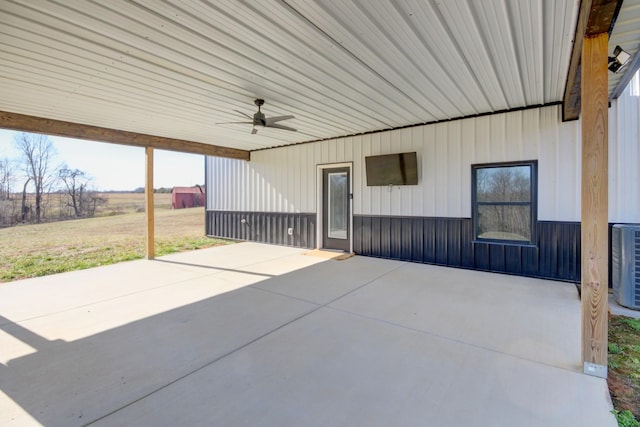 view of patio with ceiling fan