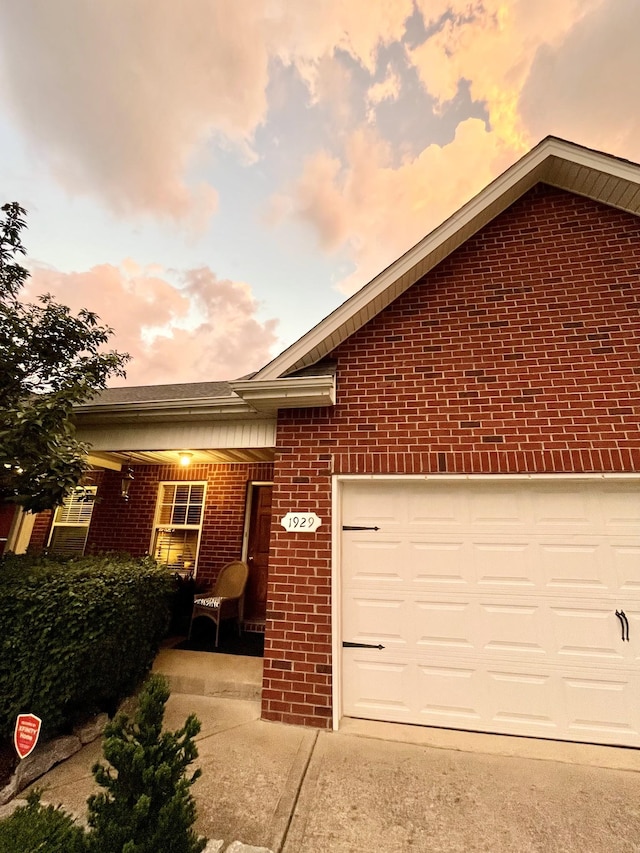 view of front facade with a garage