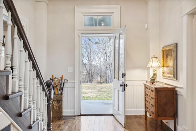 2111 Hoovers Rd, Duck River, TN 38454 - entryway featuring hardwood / wood-style floors