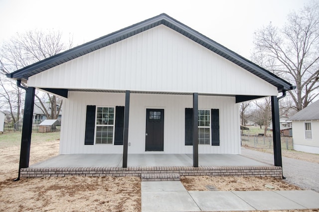 view of front of property