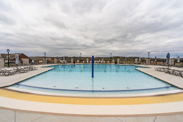 view of swimming pool