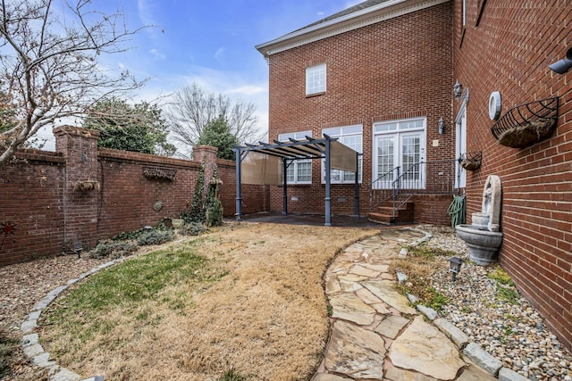 view of yard featuring a pergola