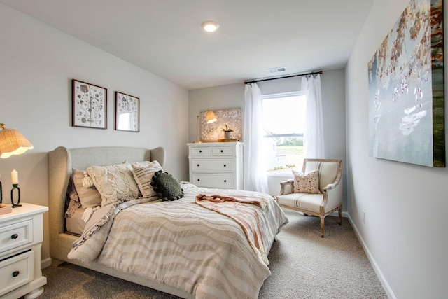 bedroom with carpet flooring