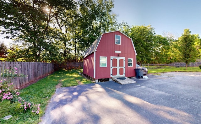 view of outbuilding