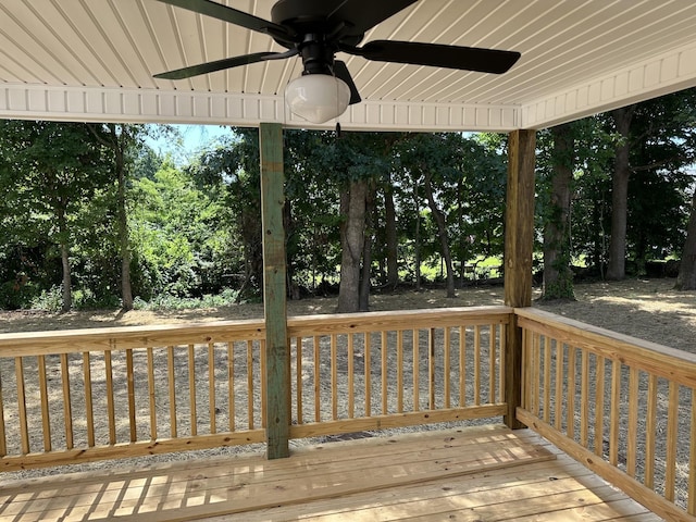 deck with ceiling fan