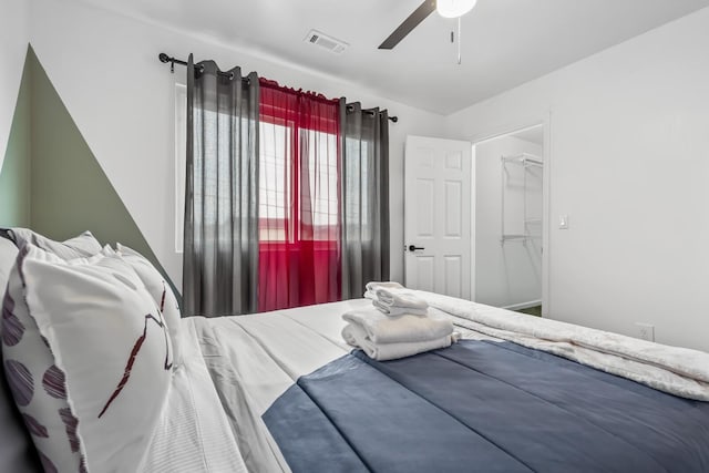 bedroom featuring ceiling fan