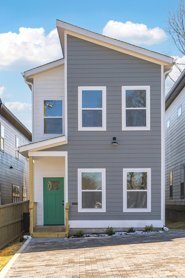 view of front of home