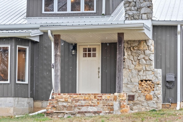 view of property entrance