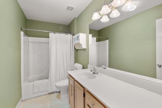 full bathroom featuring shower / bathtub combination with curtain, vanity, and toilet