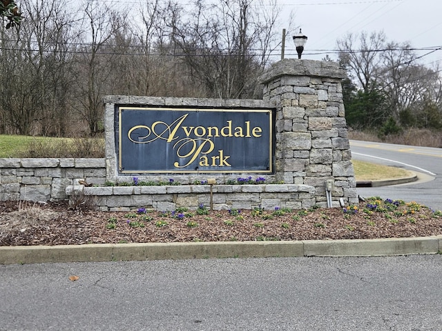 view of community / neighborhood sign