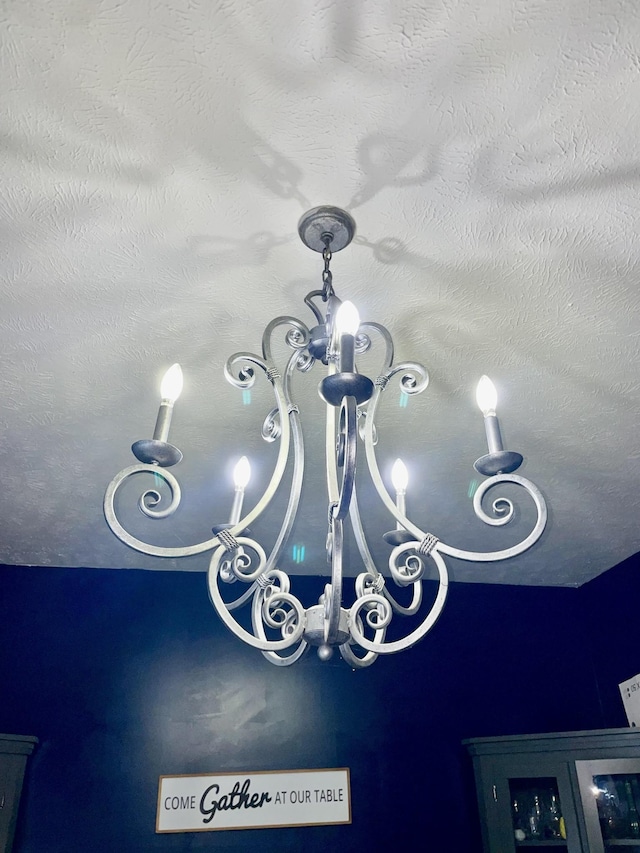 room details featuring a textured ceiling