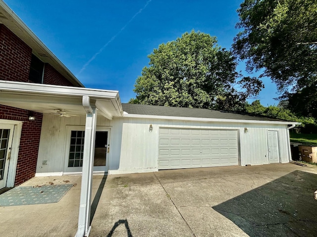 garage featuring ceiling fan